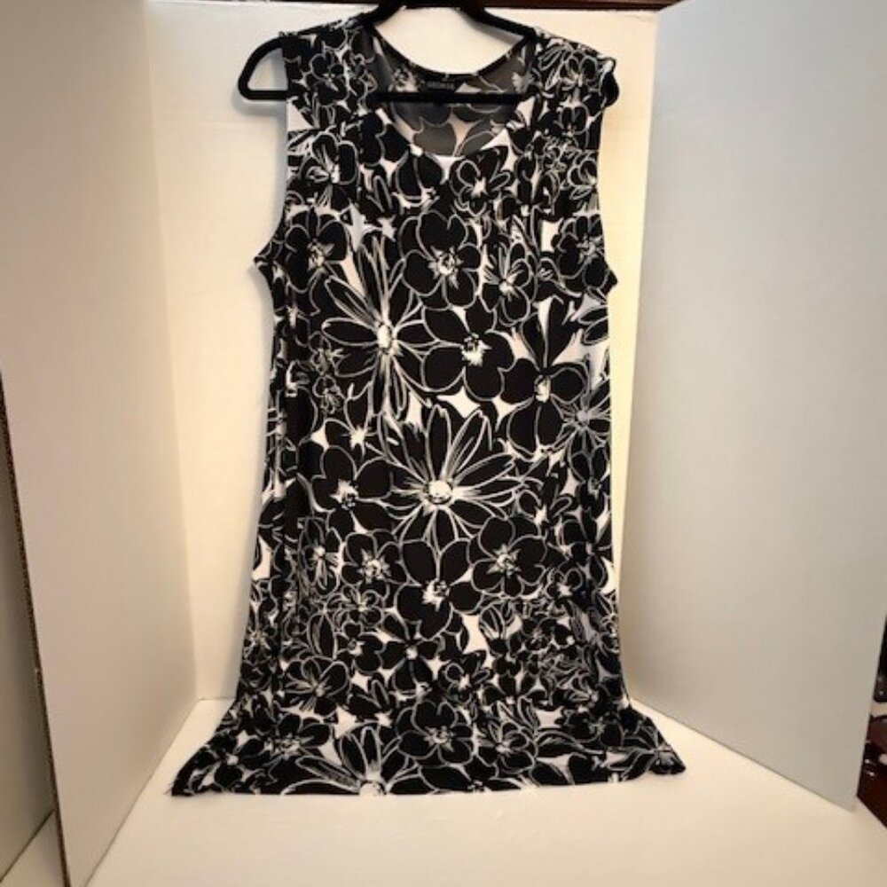 George Women's black and white floral sleeveless dress size XL